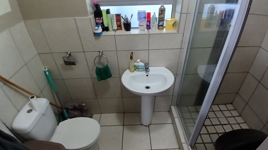 To Let 1 Bedroom Property for Rent in Summerstrand Eastern Cape